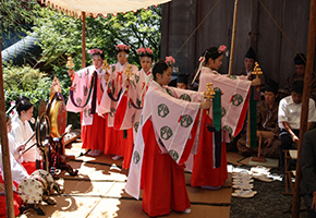 Autumn Festival at the Sekiheki Shrine