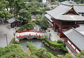 楼門・神池